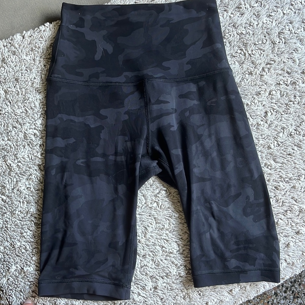 Lululemon camo biker shorts ❤️